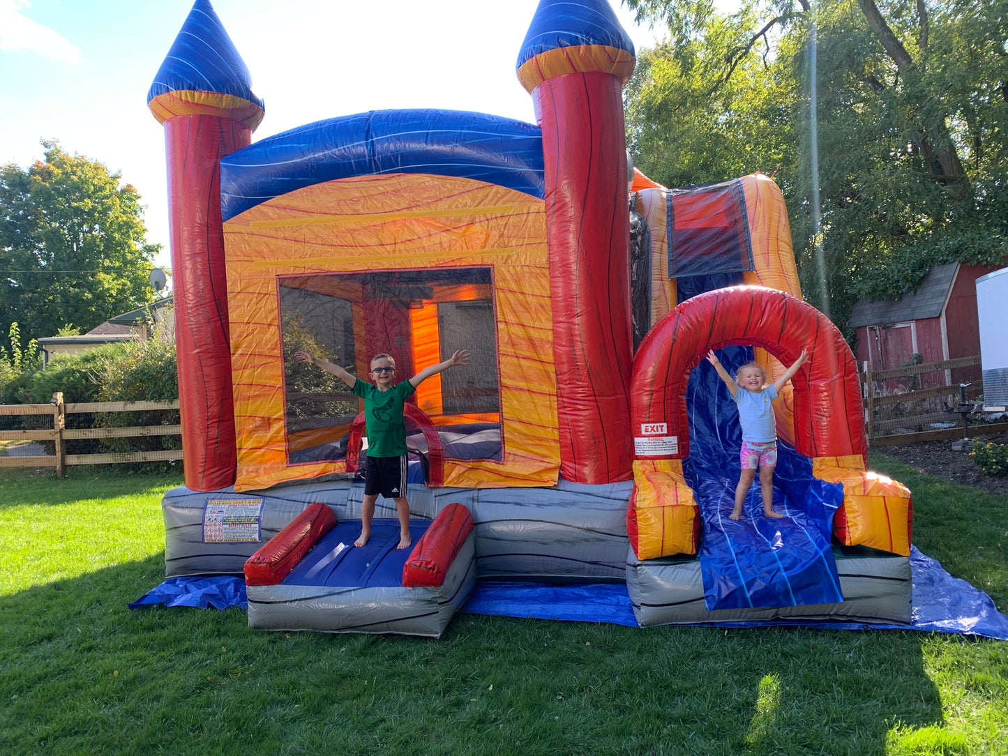 Jump n Splash Mystic River with Pool